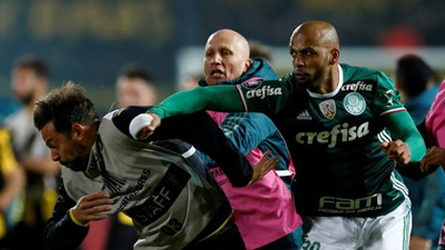 Melo attığı yumruğun fotoğrafını çerçeveletti