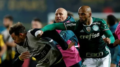 Melo attığı yumruğun fotoğrafını çerçeveletti