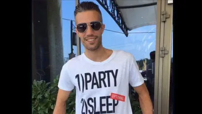 Van Persie'den taraftarı çıldırtan tişört !