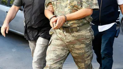 Çözülme devam ediyor... 3 subay itirafçı oldu