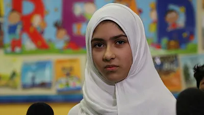 11 yaşındaki başörtülü kıza makaslı saldırı !