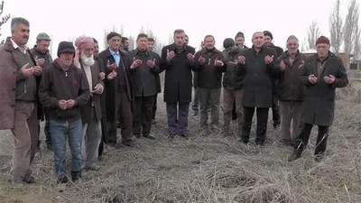 Köylüler kar duasına çıktı