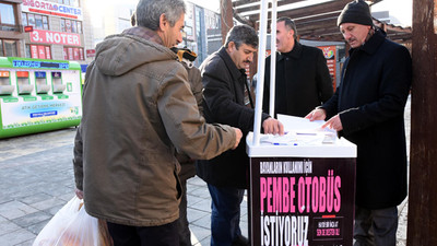 Erkeklerden pembe otobüs kampanyası
