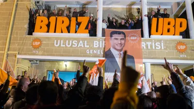 KKTC'de sandıktan kim çıktı ? Zaferini balkondan ilan etti !