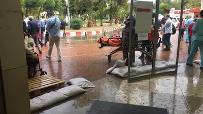 İzmir'i dakikalar içerisinde etkili olan sağanak vurdu