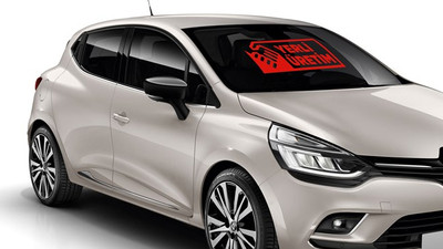 İki otomobile yerli üretim logosu