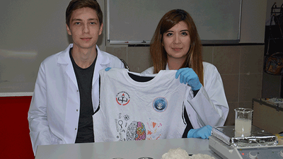 Liseli genç hamam böceğinden yola çıktı ve...
