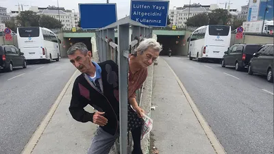 Eminönü'nde ''Ölüm geçişi'' ! Önlemler işe yaramıyor