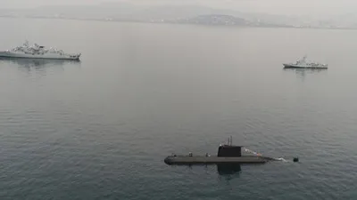 İstanbul'da denizaltı şaşkınlığı