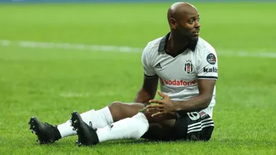 Vagner Love’dan taraftara skandal hareket !