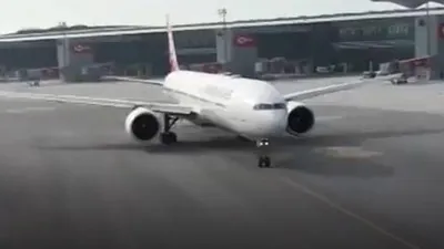 İstanbul Havalimanı'nda tarihi an ! İlk uçak havalandı
