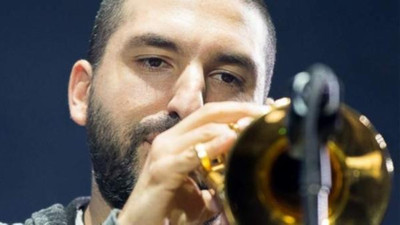Ünlü sanatçıya ''cinsel taciz''den hapis cezası 