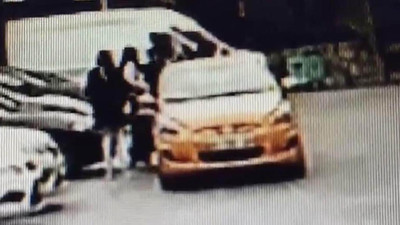 Turistleri dolandırıp yüzüne tükürdü