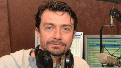 Radyo programcısı evinde ölü bulundu