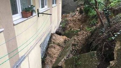 Sarıyer'de istinat duvarı çöktü