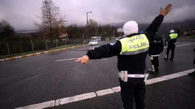 Polis tek tek kontrol etti ! Uygulama bugün başladı
