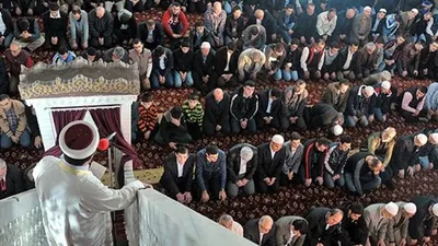 Diyanet'ten İzmir'de manidar hutbe