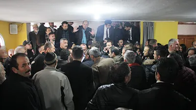 AK Partili Fikri Işık, müteahhiti dışarı attırdı