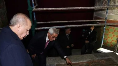 Erdoğan Mevlana'nın asıl mezarına indi
