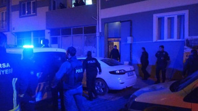 Polisin önünde eşini ve bebeğini bıçaklamaya devam etti