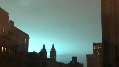 New York'ta mavi ışık paniği ! Sırrı çözüldü