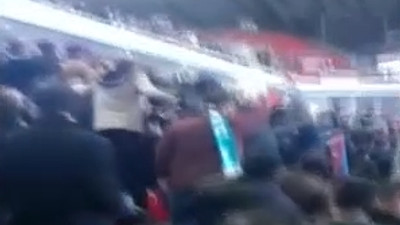 AK Parti'nin İstanbul aday tanıtım toplantısında kavga