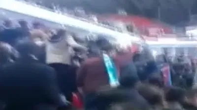 AK Parti'nin İstanbul aday tanıtım toplantısında kavga