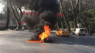 Dolmabahçe Sarayı önünde hareketli anlar