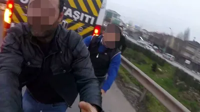 TEM'de motosiklet sürücüsüne dayak