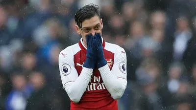 Arsenal taraftarından Mesut Özil tepkisi !