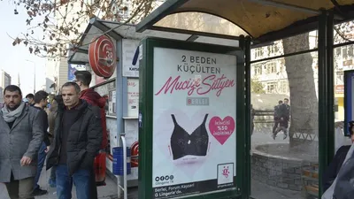 O sütyen reklamı değişti !