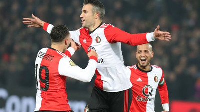 Van Persie siftah yaptı !