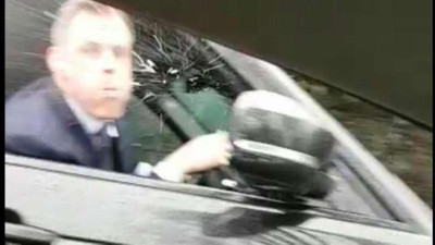 Taraftara tükürdü, kanaldan kovuldu !