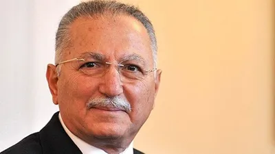 Ekmeleddin İhsanoğlu kalp krizi geçirdi !