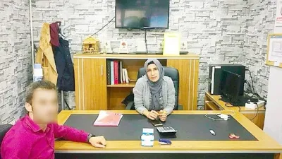 Hanımağa polis tarafından parmağından vurulmuş !
