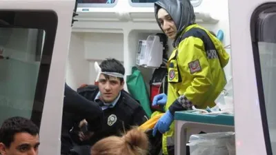 İstanbul'da polise kürekli saldırı