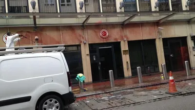 Türk konsolosluğuna saldırı