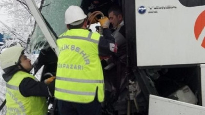 2 yolcu otobüsü çarpıştı: Çok sayıda yaralı var