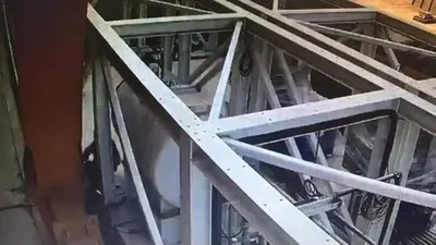 Kaynak yaparken vinç çarptı !