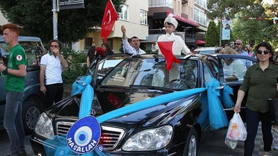 Valinin makam aracı sünnet arabası oldu