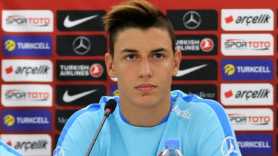 Chelsea Berke Özer'i gözüne kestirdi