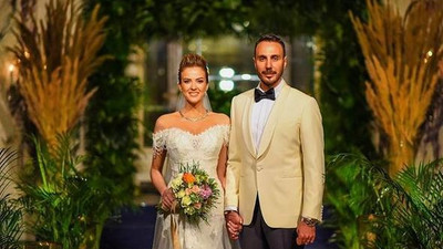 Büyük aşkta mutlu son ! Ünlü sunucu evlendi