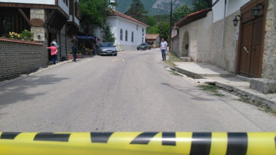 Kendisine ''canım'' diyen garsonu vurdu