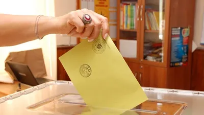 AK Parti'nin son oy oranı canlı yayında açıklandı