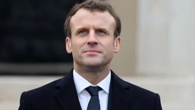 Macron gazetecileri kovdu !