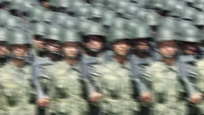İsteyen ailesinin yanında askerlik yapacak