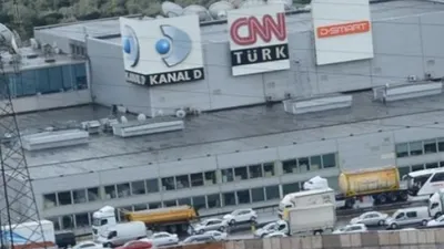 Kanal D ve CNN Türk'te kovulan kovulana !