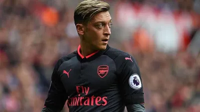 Mesut Özil’den ‘Come to Beşiktaş’ tepkisi