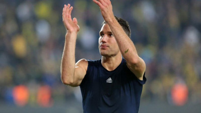 Robin van Persie’nin üstü çizildi !