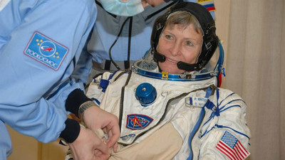 NASA’nın en deneyimli astronotu emekli oldu